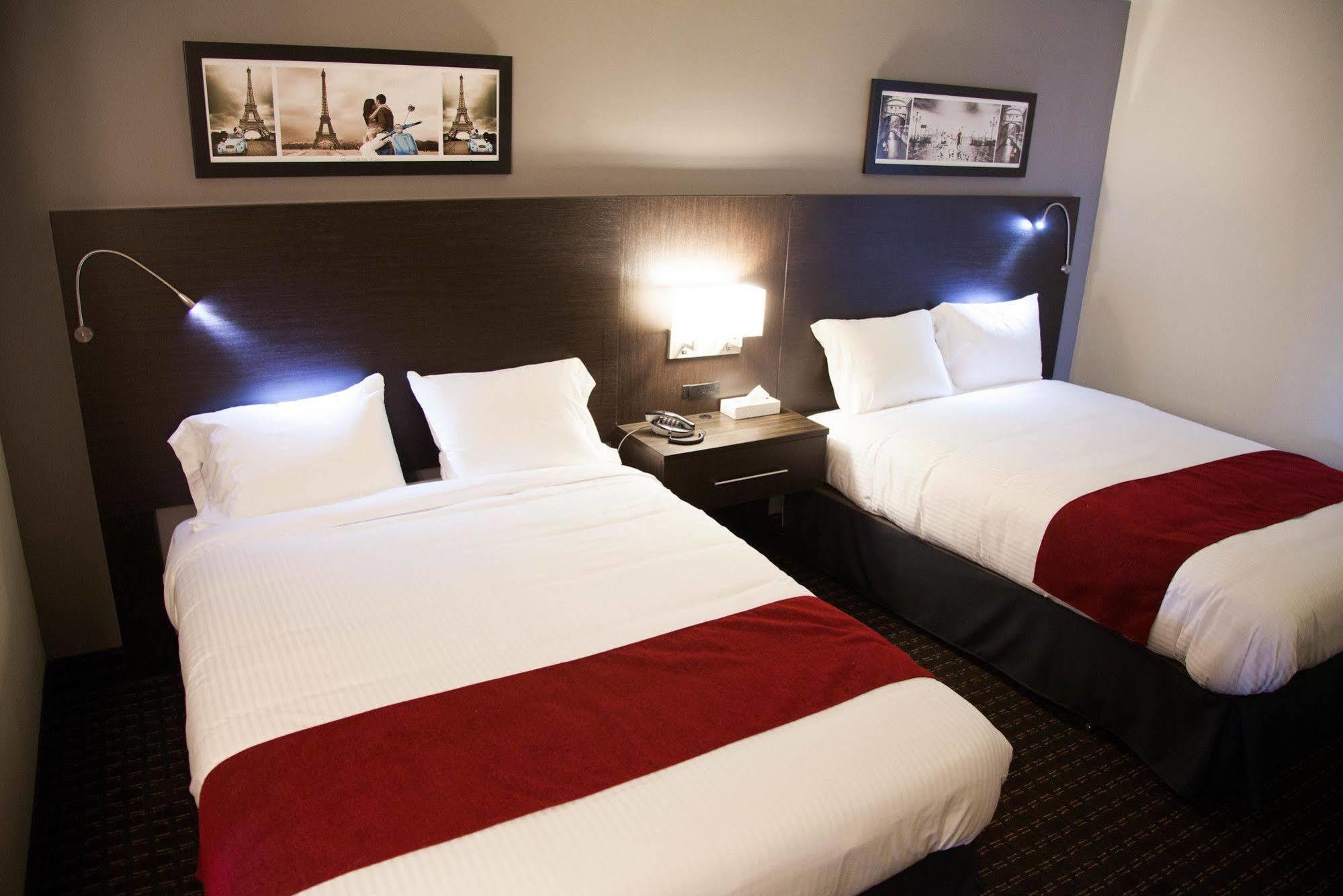 Hotel Le Principal แกรนบี ภายนอก รูปภาพ
