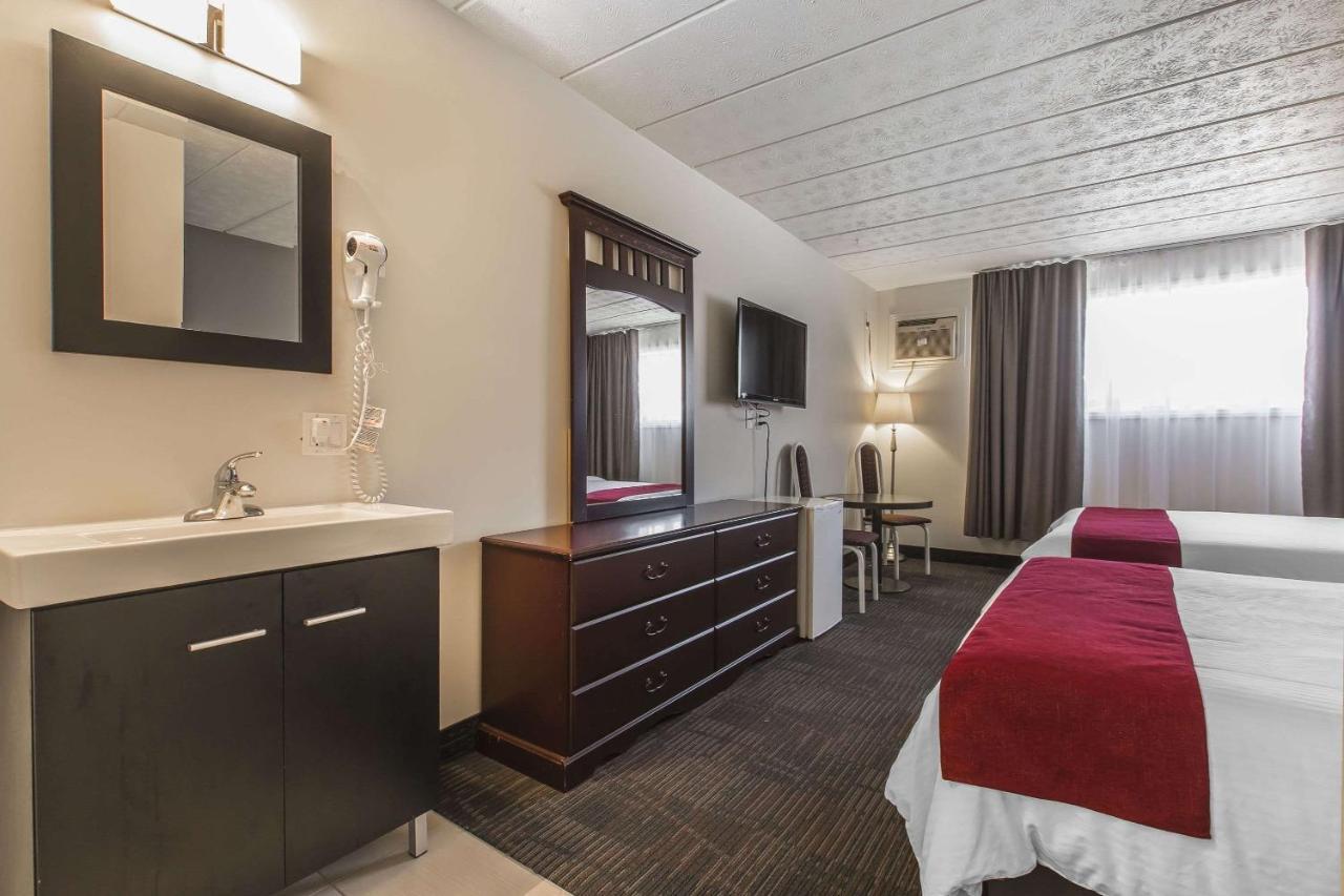 Hotel Le Principal แกรนบี ภายนอก รูปภาพ